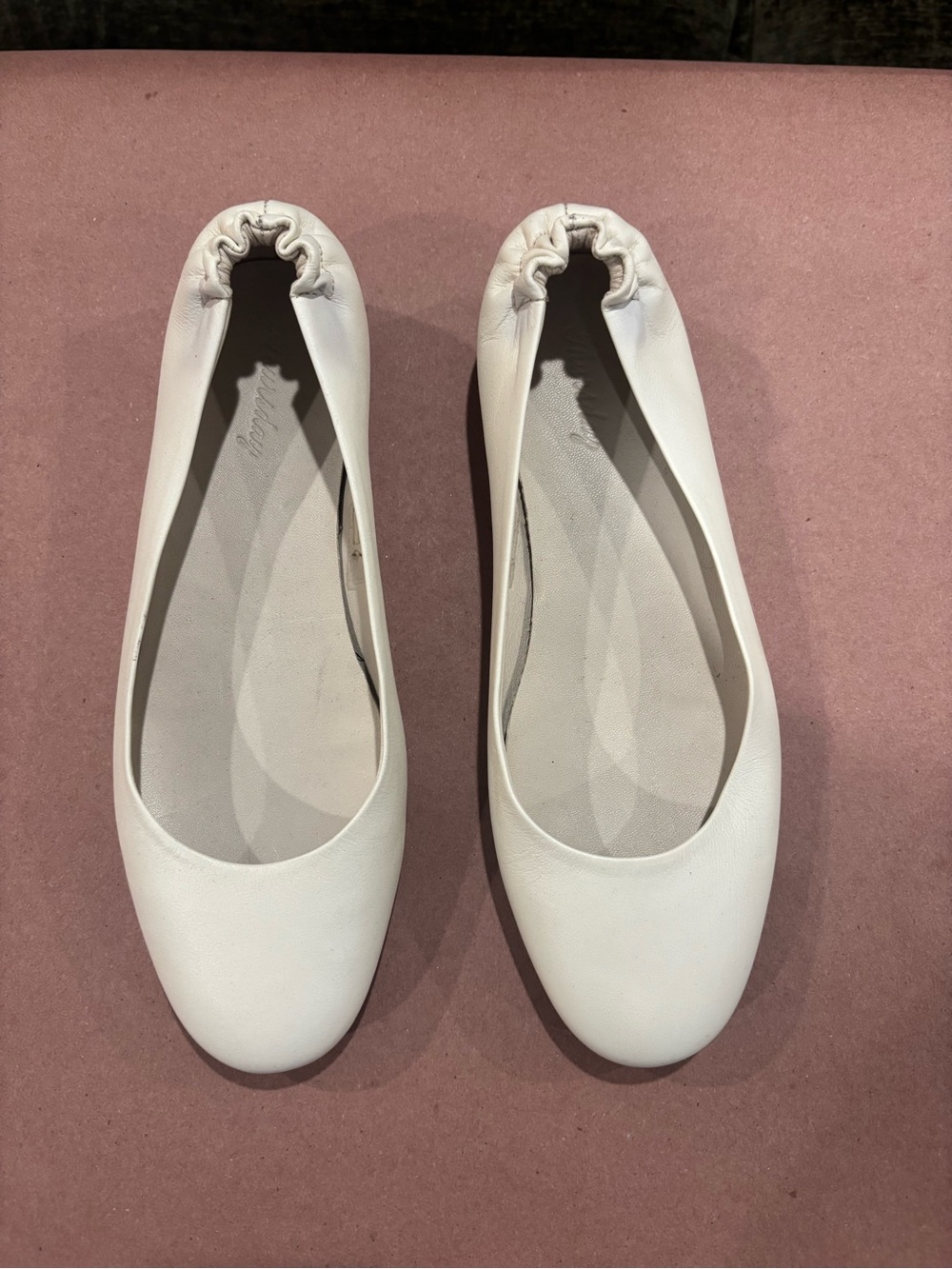 Thursday Leather Ballet Flats With Scrunch At Heel(Ivory) Leather 8 US EUC
